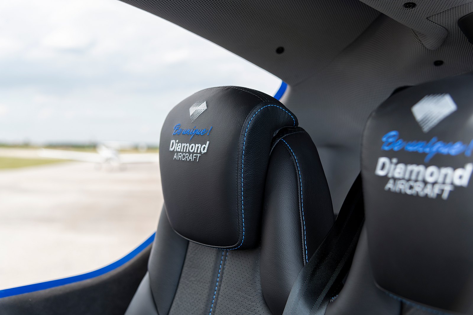 jet di aviazione business Diamond DA50 RG